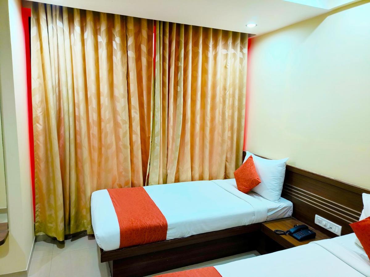 Hotel Sai Srushti By Neem Square Shirdi Esterno foto