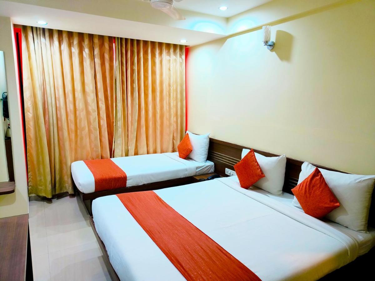 Hotel Sai Srushti By Neem Square Shirdi Esterno foto
