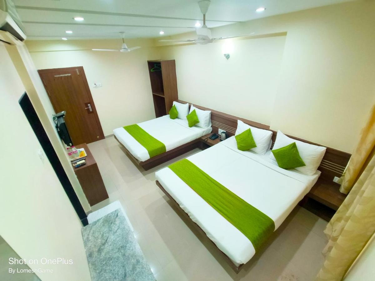 Hotel Sai Srushti By Neem Square Shirdi Esterno foto