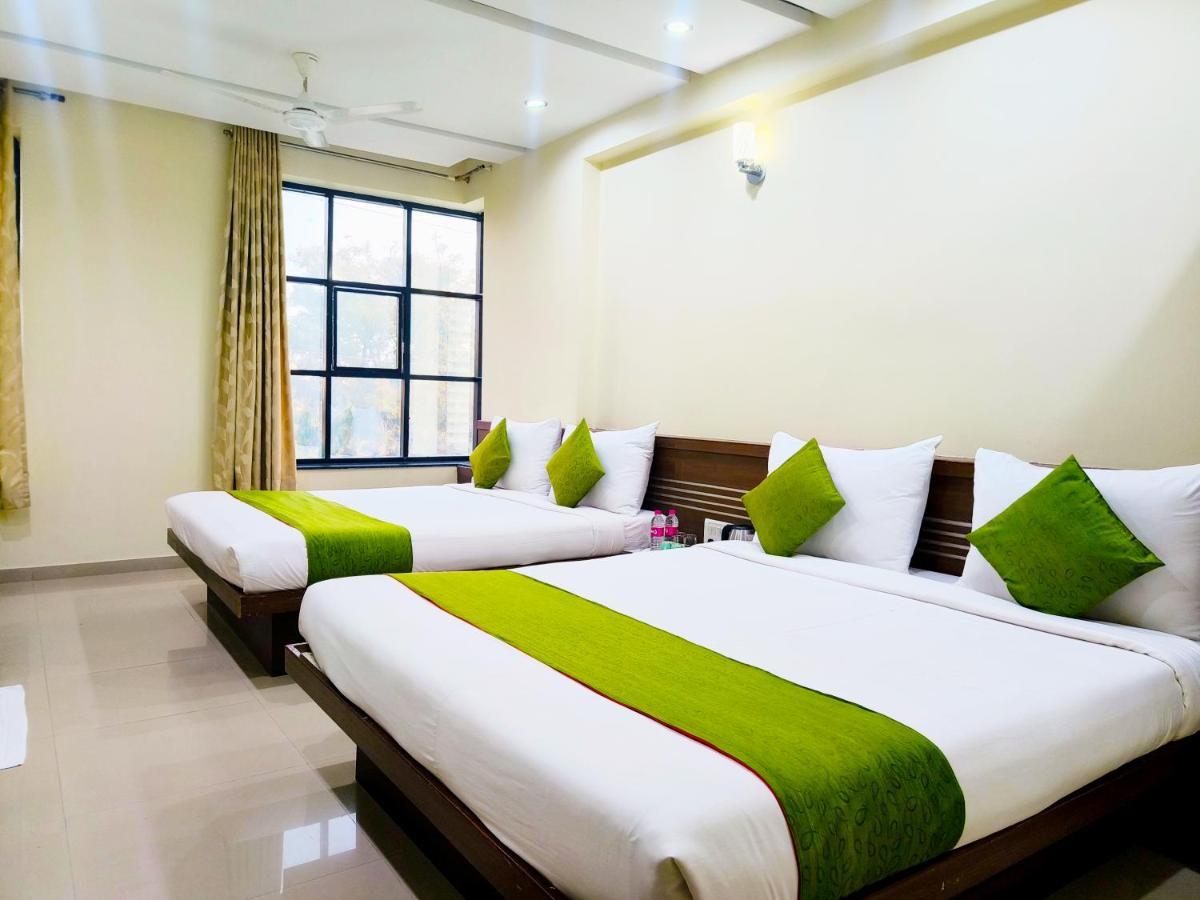 Hotel Sai Srushti By Neem Square Shirdi Esterno foto