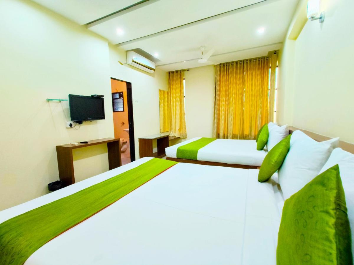 Hotel Sai Srushti By Neem Square Shirdi Esterno foto