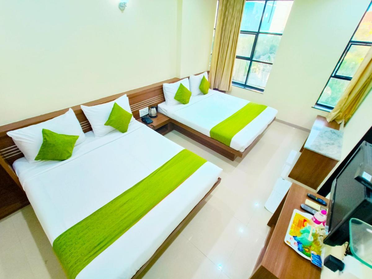 Hotel Sai Srushti By Neem Square Shirdi Esterno foto