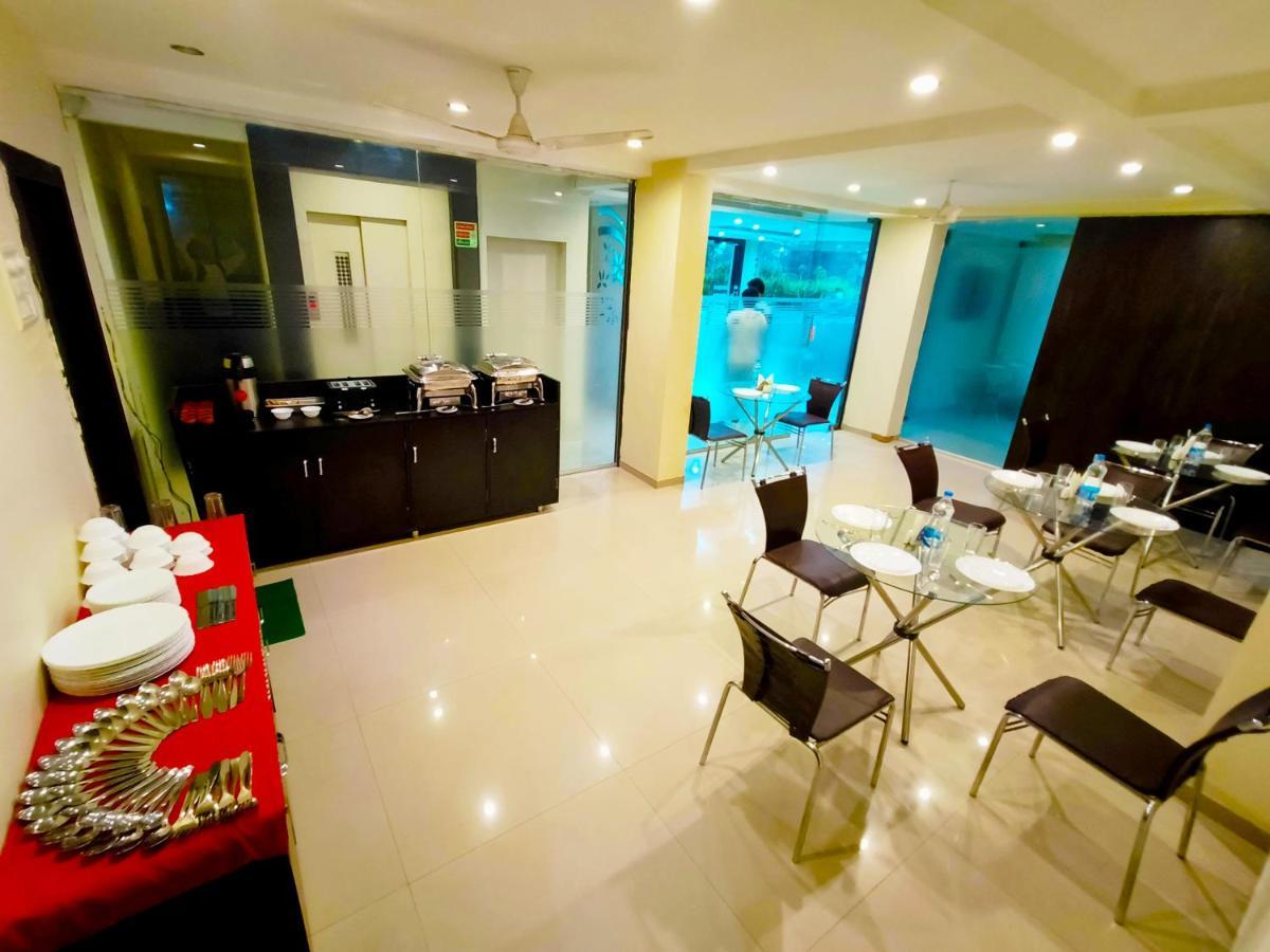 Hotel Sai Srushti By Neem Square Shirdi Esterno foto