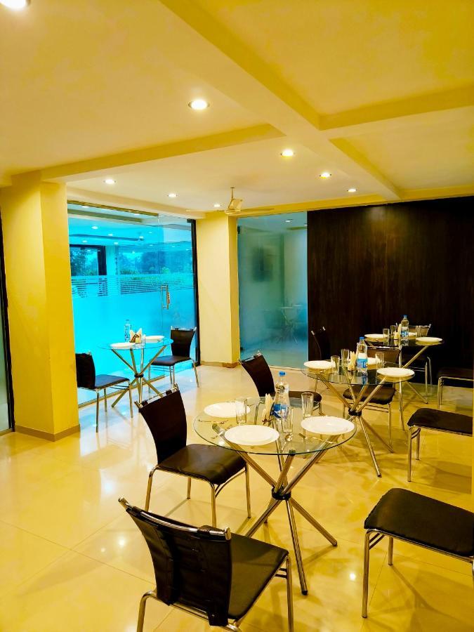 Hotel Sai Srushti By Neem Square Shirdi Esterno foto
