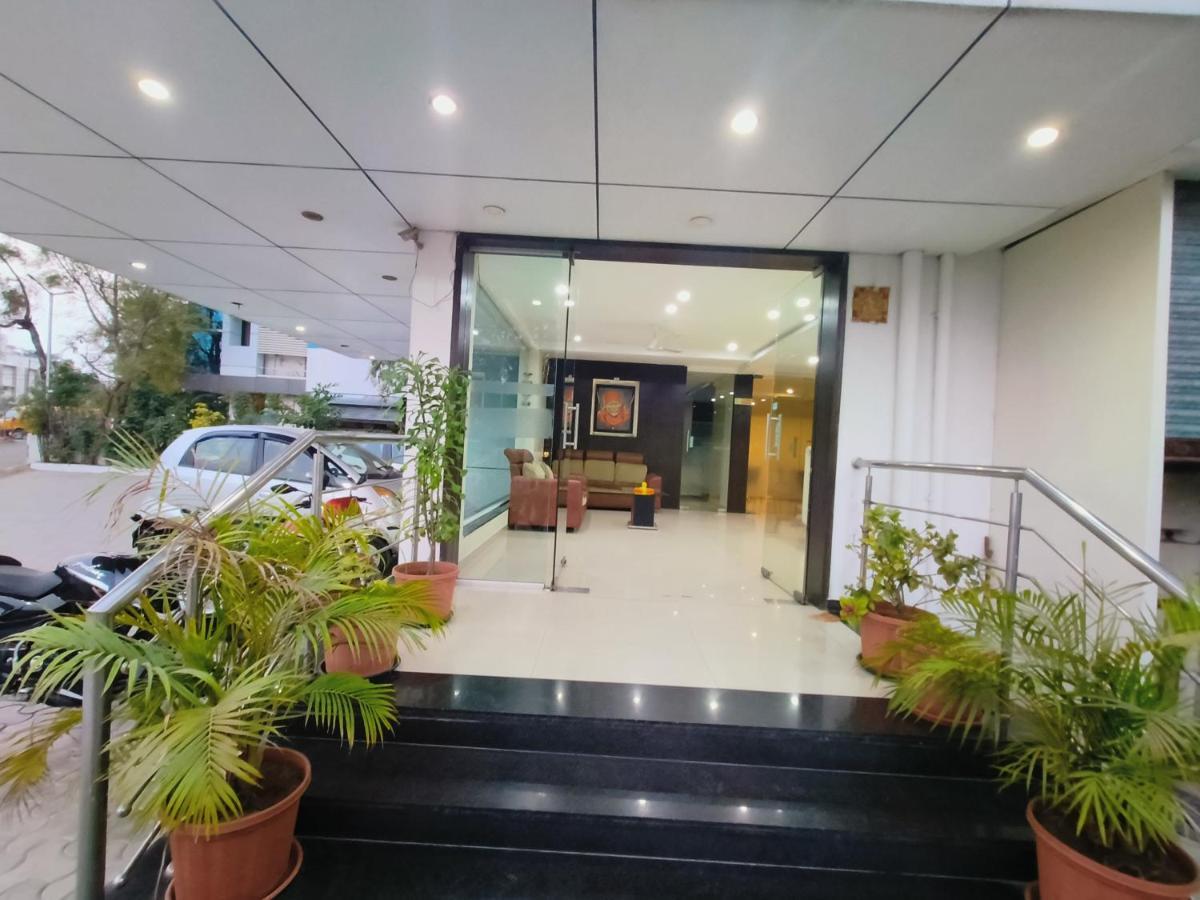 Hotel Sai Srushti By Neem Square Shirdi Esterno foto