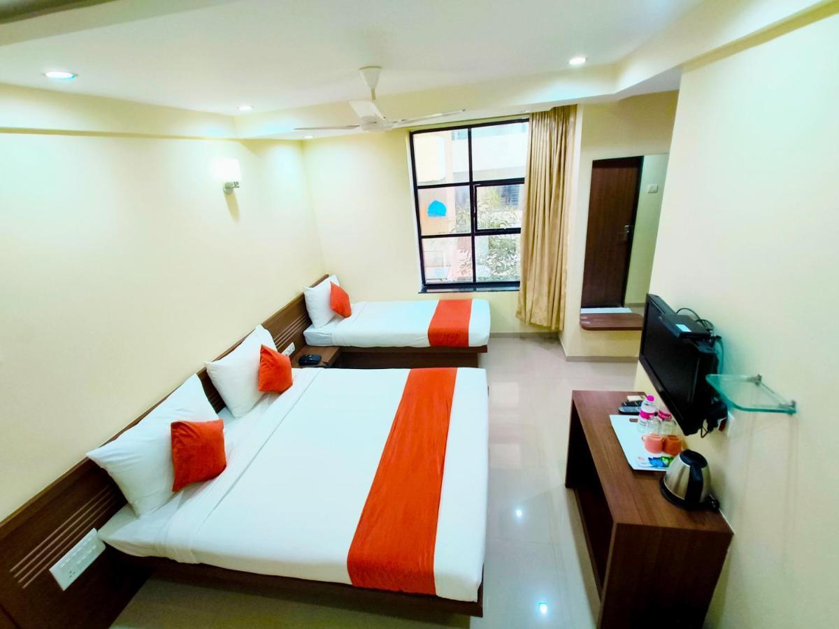 Hotel Sai Srushti By Neem Square Shirdi Esterno foto