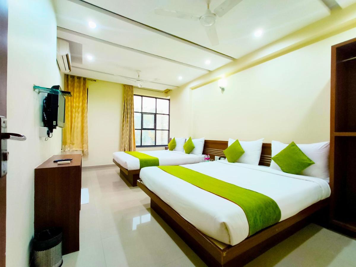 Hotel Sai Srushti By Neem Square Shirdi Esterno foto